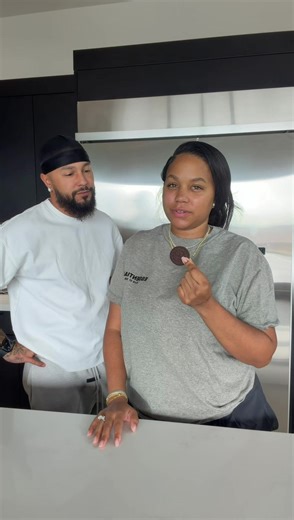 first one to get the Oreo wins 😂 round one #couples #couplechallenge #oreo