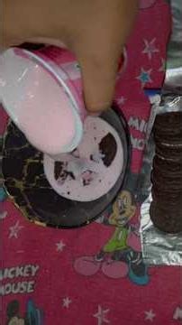 Do you like strawberry oreo ice cream 🍨 #food #icecream