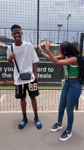 Issa sisdoh (@issasisdoh) - Robotic Dance Moves by Superstar Collaborations