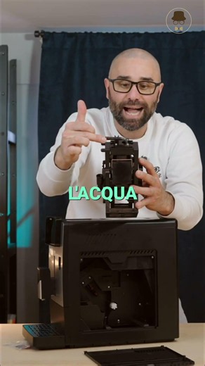Il Segreto della Macchina da Caffè: Dalla Chicca alla Tazzina! #shorts