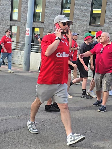 Middlesbrough Fans Leave Early as Hull Take Lead at Wembley