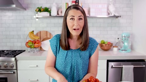 Caprese avocado salad