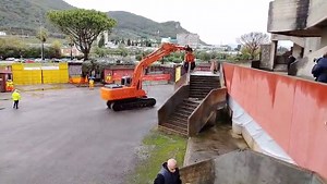 9.4K views · 42 reactions | Al via il lavori di demolizione dello Stadio Arechi, in particolare della Curva Nord | SalernoToday | Facebook