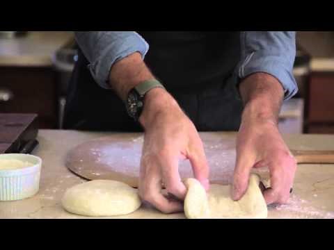 How to shape pizza dough