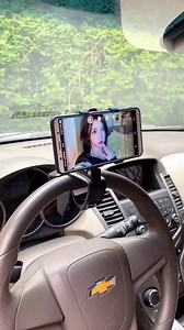 📱 Κράτα το τηλέφωνό σου ασφαλές και κοντά σου! 🔄 Περιστροφή 360° για τέλεια γωνία, κάθε φορά. 🔒 Αντιολισθητική βάση που κρατά το τηλέφωνό σου σταθερό σε κάθε δρόμο! Αγόρασε τώρα👇 | Home & Marker GR