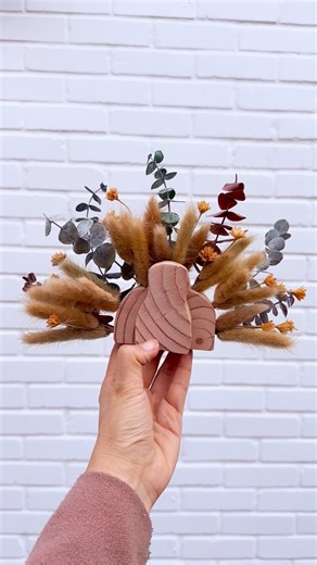 Katherine | Cheers to Monday | DIY | DIY Floral Turkey 🦃💐 Cut an arched semicircle from wood, drilled holes along the edge, and filled each one with dried florals to fan out... | Instagram