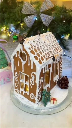 Let’s make my first Gingerbread house from scratch!