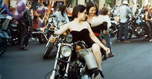 Dykes on Bikes: A moment on a motorcycle turned into a pride tradition - LGBTQ Nation