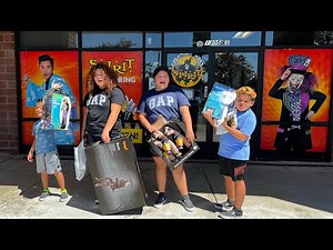 HALLOWEEN COSTUME SHOPPING AT SPIRIT HALLOWEEN 2022