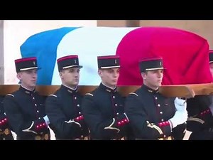 Entrée du cercueil de Charles Aznavour aux Invalides (Hommage National)