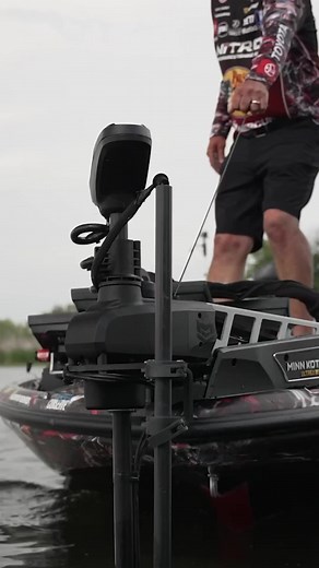 When stowing the new Ultrex QUEST, the motor automatically turns perpendicular to the mount, making stowing that much easier 👌 #UltrexQUEST #MinnKotaQUEST Kevin VanDam | Minn Kota