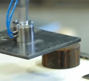 1.8K views · 33 reactions | Demo video of pneumatically actuated magnets that are suitable as robot grippers for industrial automation.⁠ ⁠ Image/video credits: Ixtur Magnets⁠ ⁠ #tech #magnets #robotics #design #engineering #roboticgrippers #industrialautomation #grippers⁠ ⁠ Do you want your technologies featured on Wevolver? Contact us via DM. | Wevolver.com | Facebook