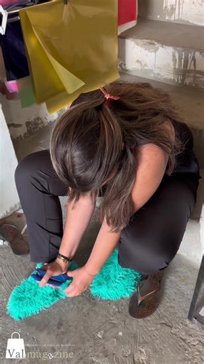 🎬🤣 Bastidores da loja: nível “meu Deus, olha isso!” Quando a funcionária resolve se fantasiar e o backstage vira SHOW! Aqui a gente trabalha, ri e entrega conteúdo porque ser normal não tá com nada! 😂✨ #bastidore #sóaconteceaqui #trabalharéisso #trenddodia #conteúdoengraçado