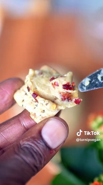 3 Best Cheese Alternatives for Holiday Dishes
