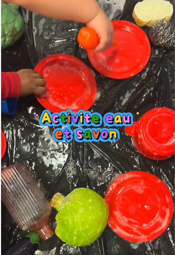 Activité Simple avec Eau et Savon pour Enfants