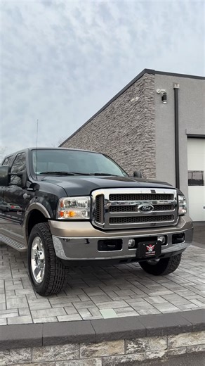 You have to see this truck😱 The nicest one available on the 🛜 $39,900 👀 33k Mile King Ranch 🤠 1-owner 2006 Ford F250 crew cab 4x4 King Ranch 🤠 Only 33k Original miles‼️ 1-owner Garage kept Powerstroke Turbo Diesel Loaded with options 20” wheels This truck is unreal! It’s totally amazing 🤩 Text @nj_truck_king_scott 856-420-0787 Text @nj_truck_king_deena 856-420-0788 | King of Cars & Trucks Inc.