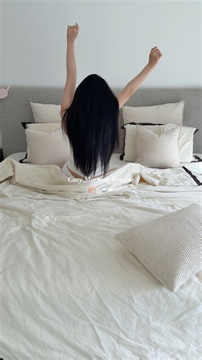 cozy morning routine🩰🦢🫖🪽#morningroutine #lifestyle #softgirl #skincare #aesthetic #cozy #girly