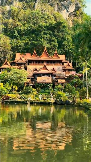 Lost in a Hidden Thai Temple 🏯🌿 | Wat Tham Khao Wong วัดถ้ำเขาวง