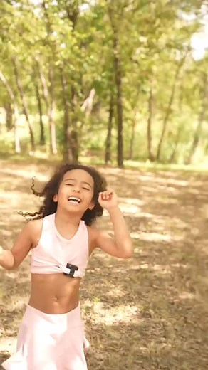 A grasshopper POOPED on my bag 🤯 | Roland Pollard