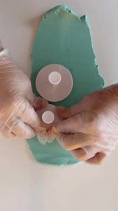 Snowflakes❄️ Rolls some fondant and press the plunger down to create snowflakes . Super easy to use!! #christinesmolds #fondant #sugarart #sugarpaste #cakes #cookies #treatbox #christmastreats #treatmaker #baker #bakery | Christine's Molds