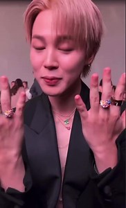 jimin showing his pretty rings and necklaces | Bangtan PH