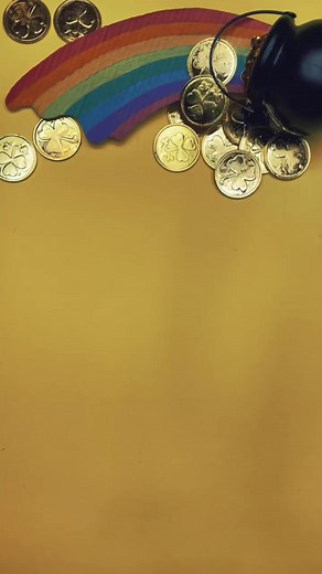 How to draw a perfect shamrock or lucky 4 leaf clover for St Patricks Day. 🍀 This is an easy drawing activity for little leprechauns to make when they are feeling bored. Kids will love this spring art idea. Make them for a spring green inspired birthday party.Are you going to try this drawing hack? | Timm Sevitz