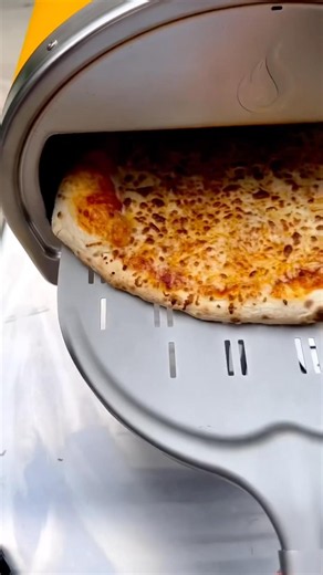 Still my favorite color Gozney Roccbox #pizza oven 🍕#outdoorcooking #outdoors #food #cooking
