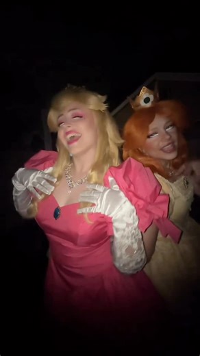 b 🌻🐝 on Instagram: "hope im not tooooo late to this trend ft some princesses 👀 . . . . . . . . . #mariolore #princesspeachcosplay #princessdaisycosplay #rosalinacosplay #supermario"