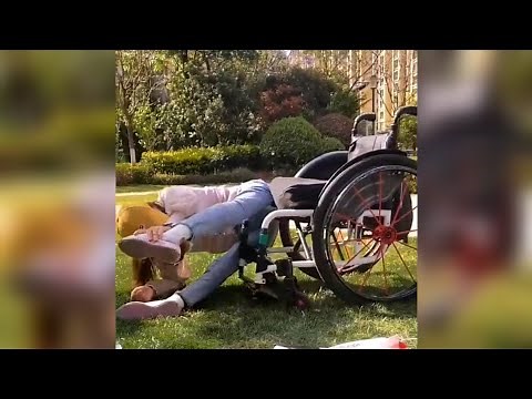 Amazing Young Paraplegic Girl Transfer From Grass to Wheelchair | Handicap