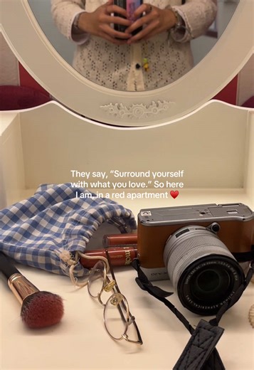 Explore a Stunning Red Apartment Tour Experience