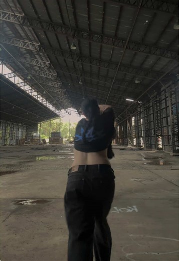 when ghostface meets a booktoker 🫣 #ghostface #booktok #ghostfacecosplay #booktokaustralia #ghostfacechase @mattloaf93