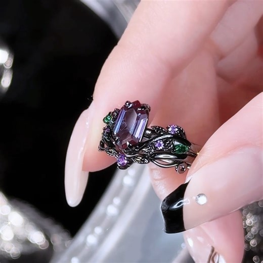 HepGem Jewelry on Instagram: "🎄Vintage Hexagon Alexandrite Engagement Ring Set Black Gold Alexandrite Wedding Ring Set https://www.etsy.com/listing/4305215383 #alexandrite #blackgold #amethsyt #promisering #engagementring #weddingrings #ringset #leafring #amethsyt #emerald"