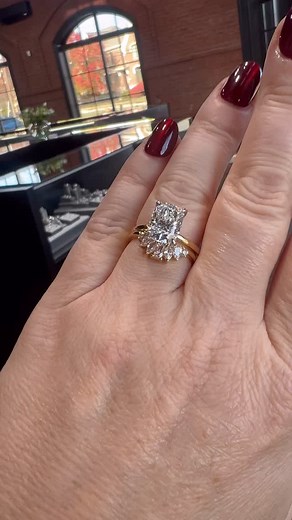 Same ring, totally different vibe ✨ Chevron bands can transform even...