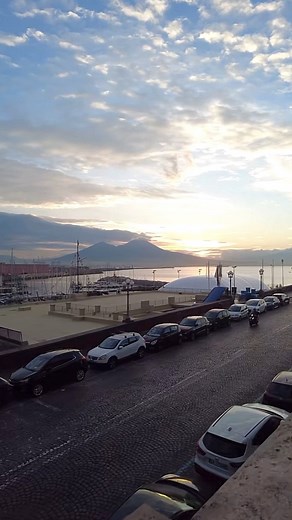 E allora sì Che vale 'a pena e vivere e suffri' E allora sì Che vale 'a pena e crescere e capi'…… | Pino Daniele Dove tutto ha senso c’è Sentimento