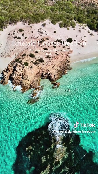 Simply Italy Sardinia archipelago of La Maddalena. Come and discover the magic of these islands . Semplicemente Italia Sardegna arcipelago di La Maddalena . Vieni a scoprire la magia di queste isole 💚 . 🐢 #sardegna #italy #lamaddalena #sardinia #travel2025 #leisure #luxury #luxuryexperience #boat #emeraldcruisesfreedom #emeraldfreedom🐢 #traveltiktok #travel #traveltips #summer #bucketlist #sea #naturevibes #visititaly #borghipiubelliditalia #forbestravelguide #topdestination #privatetour #exc