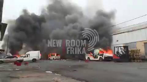 POC: Not ‘Nigerian King.’ Call it what it is, ‘Igbo King.’Stop dragging Nigeria’s name because of Ibos, abeg.Even South African protesters boldly wrote ‘Igbo.’ So why are you avoiding it?