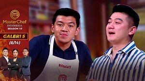 406K views · 7.8K reactions | Wah ini penasaran banget sih, kira-kira siapa ya yang akan naik keatas & gak masak sama seperti Rommy #masterchefindonesia #MCI10 #masterchefindonesiaseason10 Selamat datang di Channel MasterChef Indonesia Season 10.  Kompetisi memasak terbesar yang pastinya sayang untuk kamu lewatkan! Jadi siapa kontestan favoritmu pada season ini? Saksikan MASTERCHEF INDONESIA SEASON 10, Sabtu & Minggu Pukul 16:00 WIB hanya di RCTI. | MasterChef Indonesia | Facebook