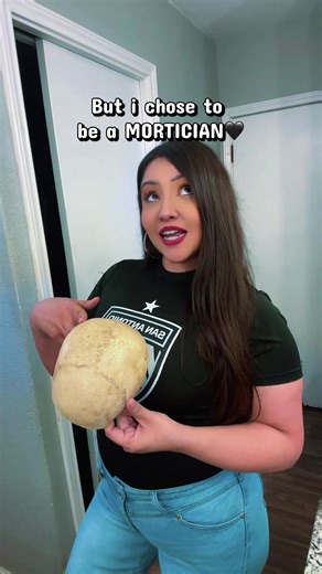 Why I Chose to Be a Mortician Over Medicine