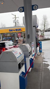 491K views · 10K reactions | mình cùng đi đổ xăng thoyyy. 拾 cả nhà follow kênh tiktok mới của tụi em ở đây hén: https://vt.tiktok.com/ZSFfhayUB/ ❤️ cảm ơn cả nhà nhiều ạh! 殺 | Huỳnh Đông - Ái Châu | Facebook