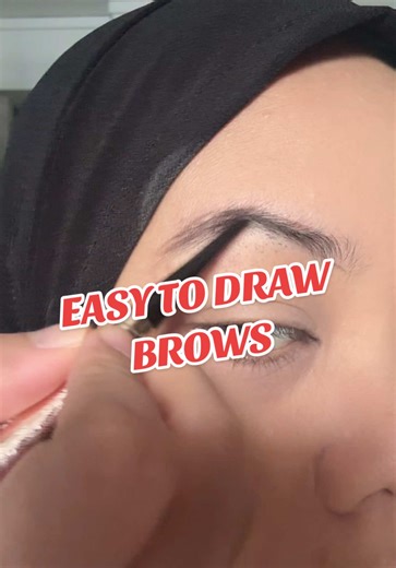 Easy to draw Eyebrow Pencil. Retractable with Spoolie brush 💕 #eyebrowtutorial #tiktokshopsg #weeklywedrush #CreateToWin #tiktokmademebuyit #shopwithfie #sgbrandweek #sgbeauty #otwoo #browpen #TikTokShop