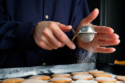 Yes, You Can Make Powdered Sugar At Home—Here's How