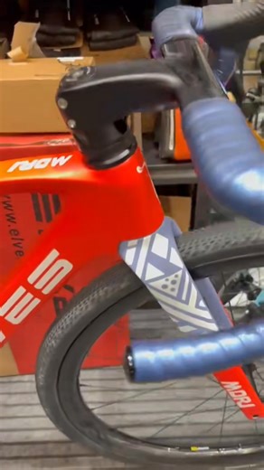 Whole bike build done in a day! Thank you for tusting GoPedalPh in building your new bike. Thank you sir J! 🙌💪🏼🫡 Frame: Elves Mori Aerox Gravel Groupset: GRX 610 1x12 Wheelset: Elite Marvel G35 Handle Bar: Orome Internal Bartape: Ciclovation Vapor Metallic P. Blue Saddle: Titanium railing Selle Tires: Specialized pathfinder gravel Pedal: Look Trail Fusion Mechanic: Jason ___ Shipped to customer via Lalamove | Go pedal.ph