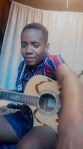 Indodana ihamba ezinyathelweni zikayise uMgqumeni. | Izingqwele ZikaMaskandi