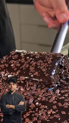 Chef Magnum on Instagram: "#chocolatcake🍫 Magnum Chocolate Cake: A Moist and Intense Experience** Prepare yourself for a chocolate cake that is the definition of indulgence. With the intensity of cocoa and the depth of coffee, this recipe results in an incredibly moist, airy cake with an unforgettable flavor. And to top it off, a dark chocolate ganache frosting that melts in your mouth. **Ingredients - Cake:** * 3 eggs * 1 cup of sugar * 1/2 cup of 50% cocoa powder (unsweetened) * 1/2 cup of oi