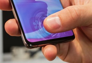 Samsung's Galaxy S10 will come with a screen protector pre-installed