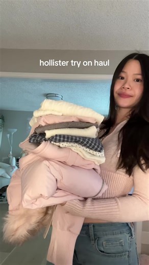 Hollister try on haul! #hollisterhaul #hollister #tryon #cuteoutfits #creatorsearchinsights @hollister
