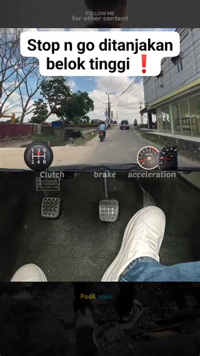 Stop n go ditanjakan belok #tutorial #viral #mobilmanual #belajarmengemudi #drivingschool | Fadil Enok