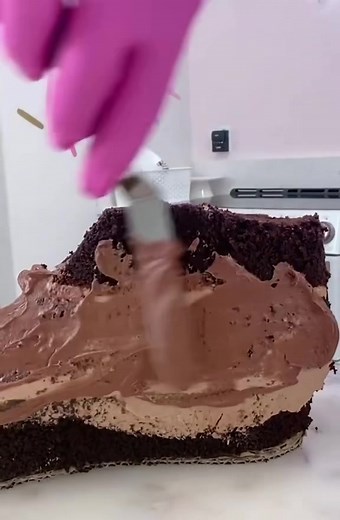 165K views · 7.5K reactions | His face says it all  loved making this Nike shoe birthday cake! Learn how on www.sugargeekuniversity.com | Sugar Geek Show | Facebook