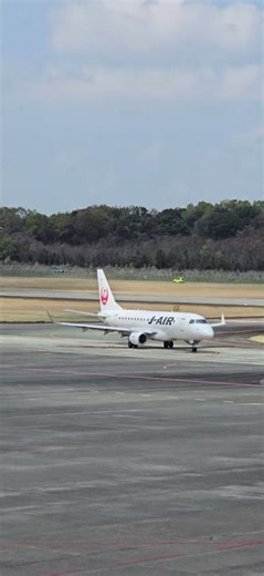 熊本空港展望デッキより📸伊丹から到着のジェイエア🛬