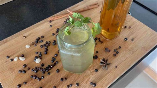 Homemade GIN by infusion in Only 36 hours